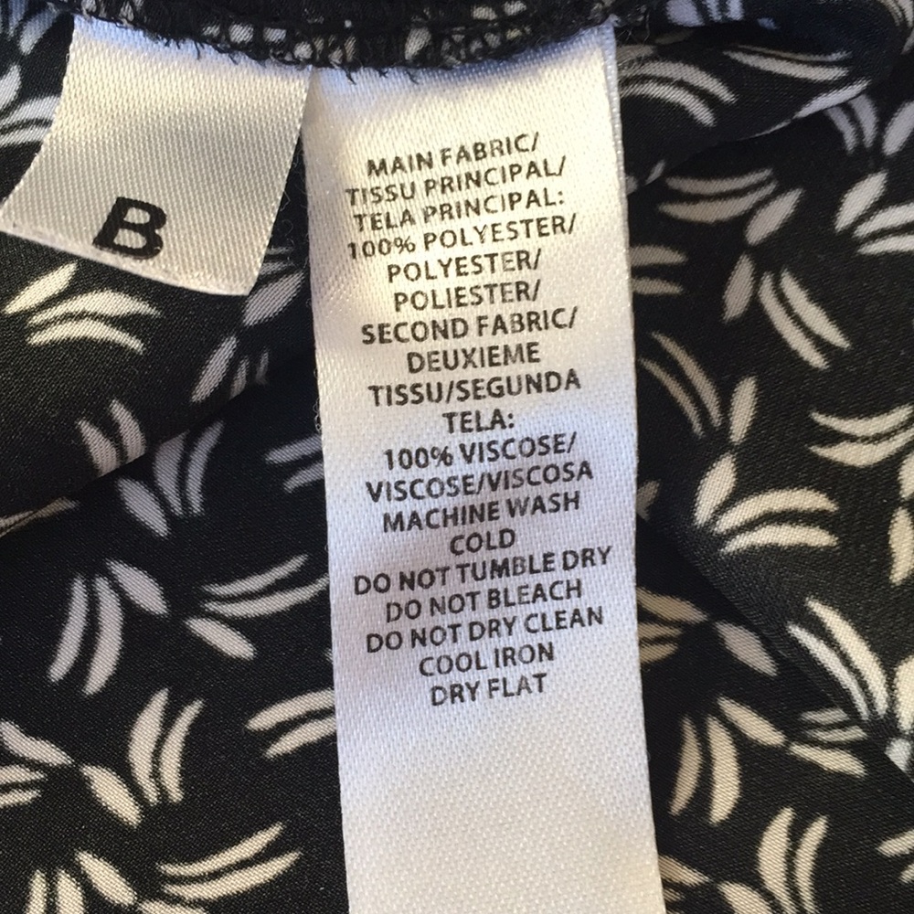 Ann Taylor LOFT geometric high low t shirt - Picture 4 of 8